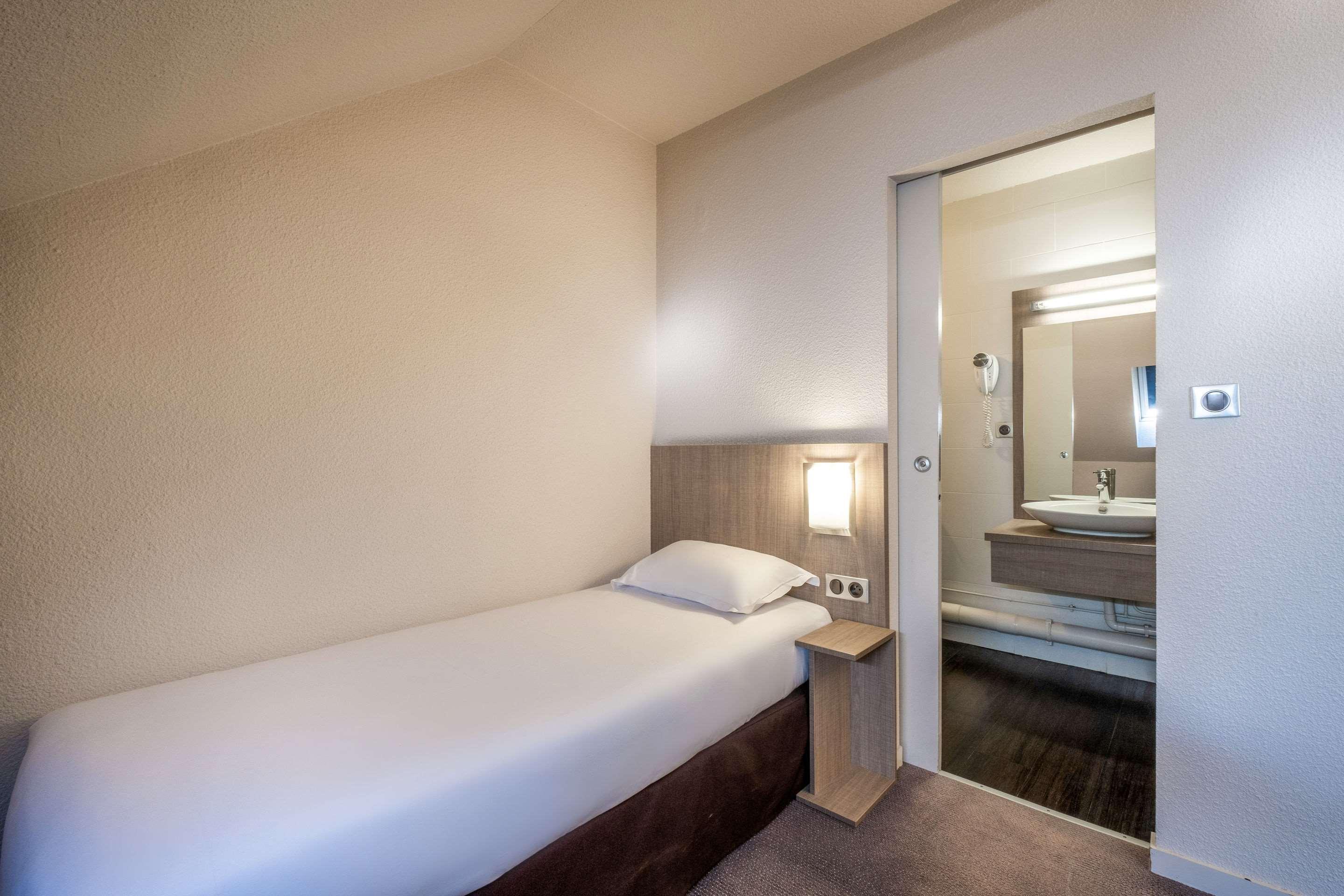 Comfort Hotel Linas - Montlhery Экстерьер фото