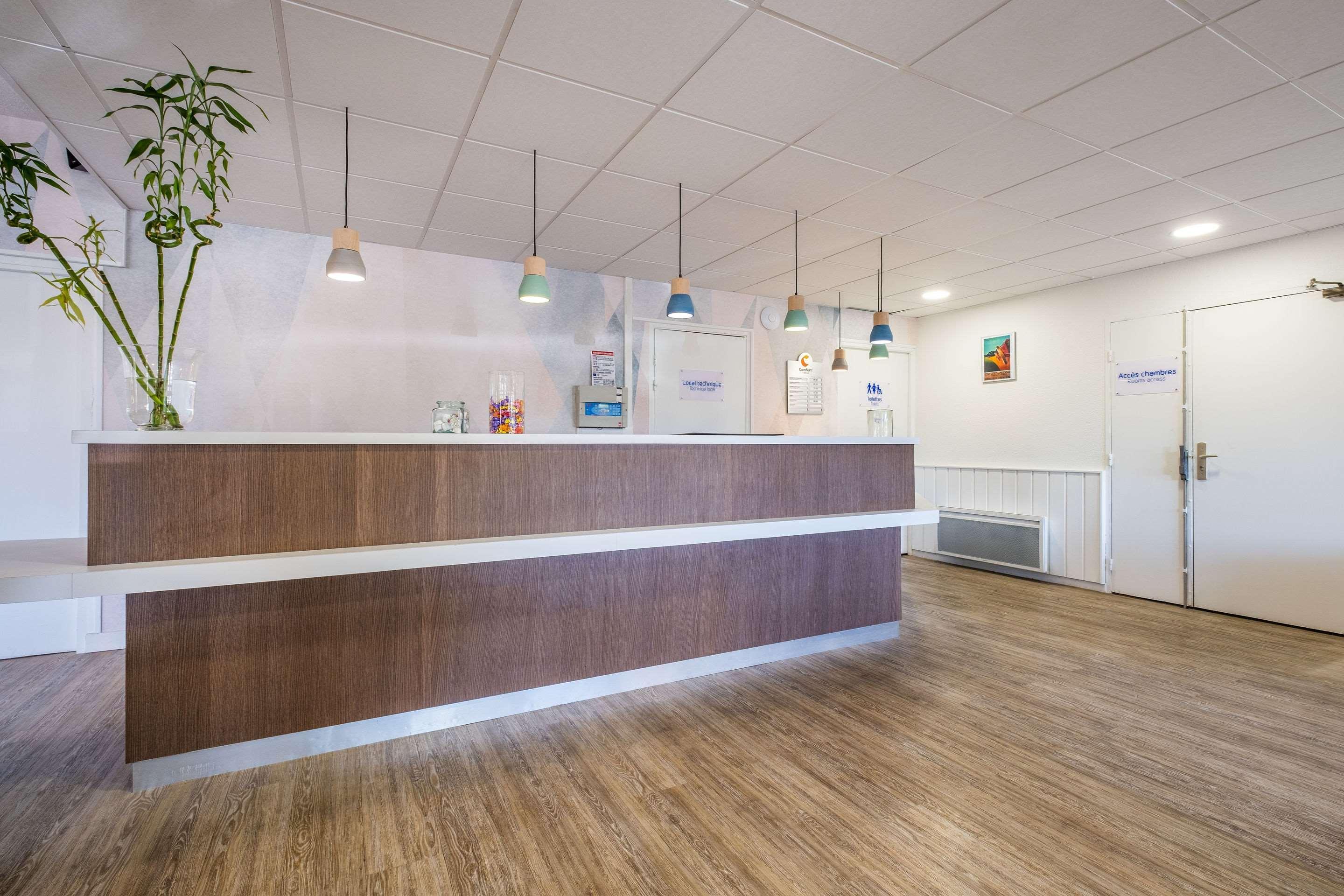Comfort Hotel Linas - Montlhery Экстерьер фото