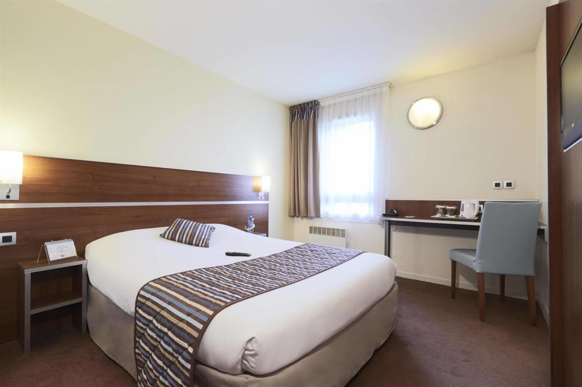 Comfort Hotel Linas - Montlhery Экстерьер фото